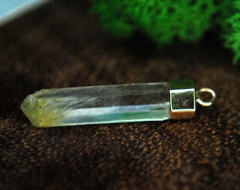 Quetzalli Jewelry - Kiss Charm - 14k Yellow Gold and Quartz - hanging  piercing charm