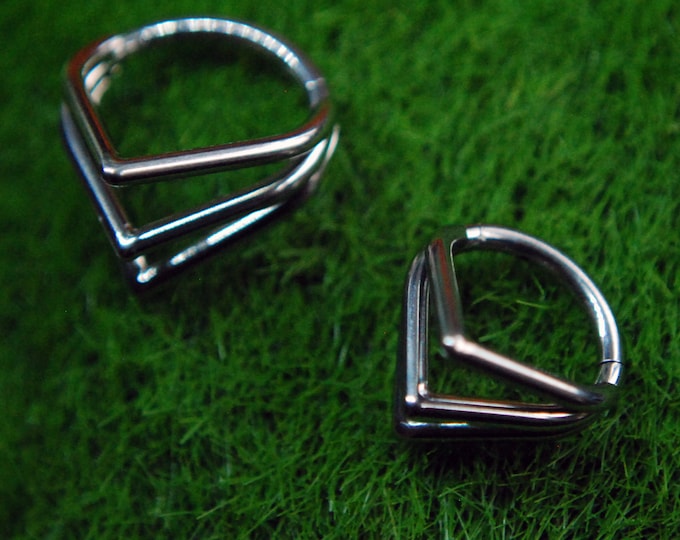 Titanium Triple Teardrop Hinged Clicker Ring
