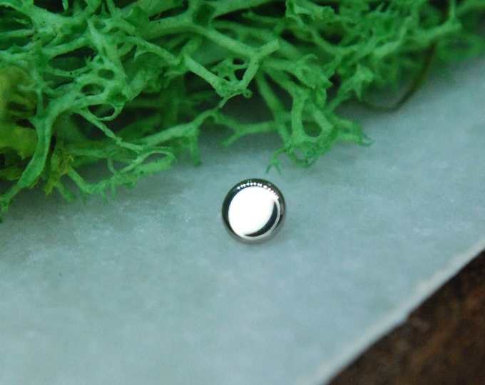 Implant Grade Internally Threaded Titanium Shaped End - Disc / Circle / Round - 1.6mm / 14ga
