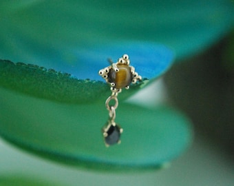 18k Yellow Gold Threadless Zia with Dangle End - Anatometal Cabochon Tigers Eye & CZ