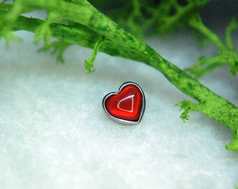 Internally Threaded Titanium Red Agate Heart attachments -  16ga, 1.2mm