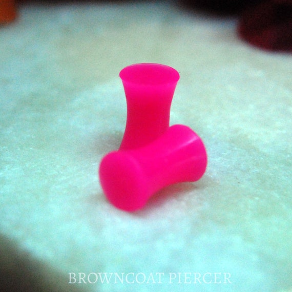 Silicone Plugs - Double Flare- 6mm Hot Pink - END OF LINE