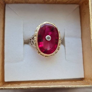 Antique Gold Ring with synthetic Ruby
