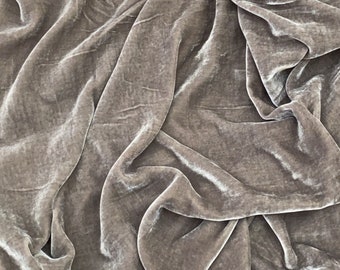 Terciopelo de seda gris cortado a medida / Color marrón claro Tela de terciopelo de seda de morera Edredones Almohada de vestido de cinta / Tela de terciopelo de seda de lujo