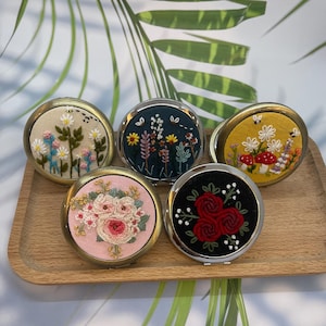 Floral Embroidered Compact Mirror, Pocket Mirror for Purse, Handmade Mini Mirror, Vintage Gift Compact Mirror, Gift for Her, Bridesmaid Gift