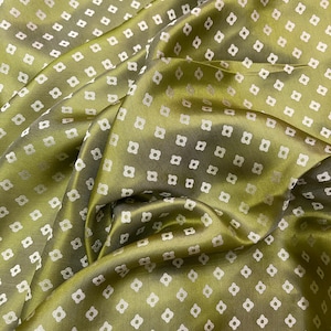 Tela de seda morera pura cortada a medida / Seda natural, seda hecha a mano en Vietnam / Seda para confeccionar vestidos / Tela de seda morera con cuadrados de musgo