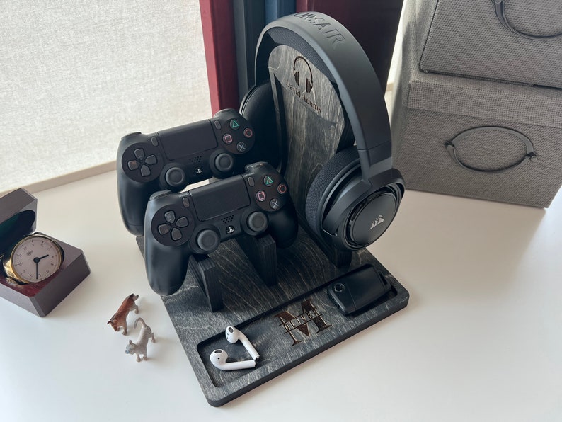 Controller and Headset Stand, Gamer Room Decor, Graduation Gift for Him, Boyfriend Birthday Gift, Gamer Gifts for Men, Gamer Boyfriend Gift Black