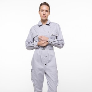 Gray Jumpsuit for Beauticians and Cosmetologists – Stylish One-Piece Uniform for Spa Specialists, Nurses, and Estheticians