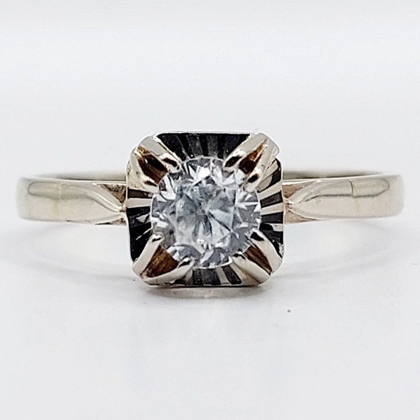 French art deco solitaire 18k white gold ring set with a brilliant cut white spinel (Circa 1940)