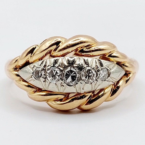 French garter ring 18k gold set with 5 diamonds in a finely decorated setting (circa 1950) art deco bombé