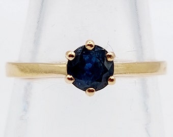 French art deco solitaire ring 18k gold set with a 0.50 carat natural blue sapphire in a prong setting (circa 1950) engagement