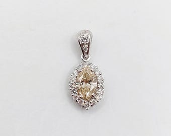 Vintage hanger van 18 karaats witgoud met een marquise-geslepen diamant van 0,48 karaat.