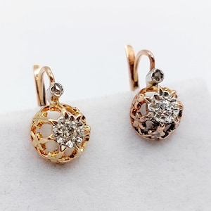 French antique sleeper earrings 18k gold set with 0.10 carats of old cut diamonds in fleur-de-lys setting (circa 1900) dormeuse lever back