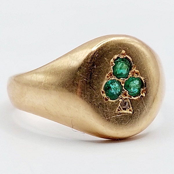 French Antique signet ring 18k rose gold picturing a clover set with emeralds and a rose cut diamond (circa 1900)