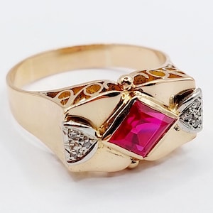 French vintage art deco tank ring 18k gold set with a 1.20 carat synthetic ruby supported by rose cut diamonds (circa 1970)