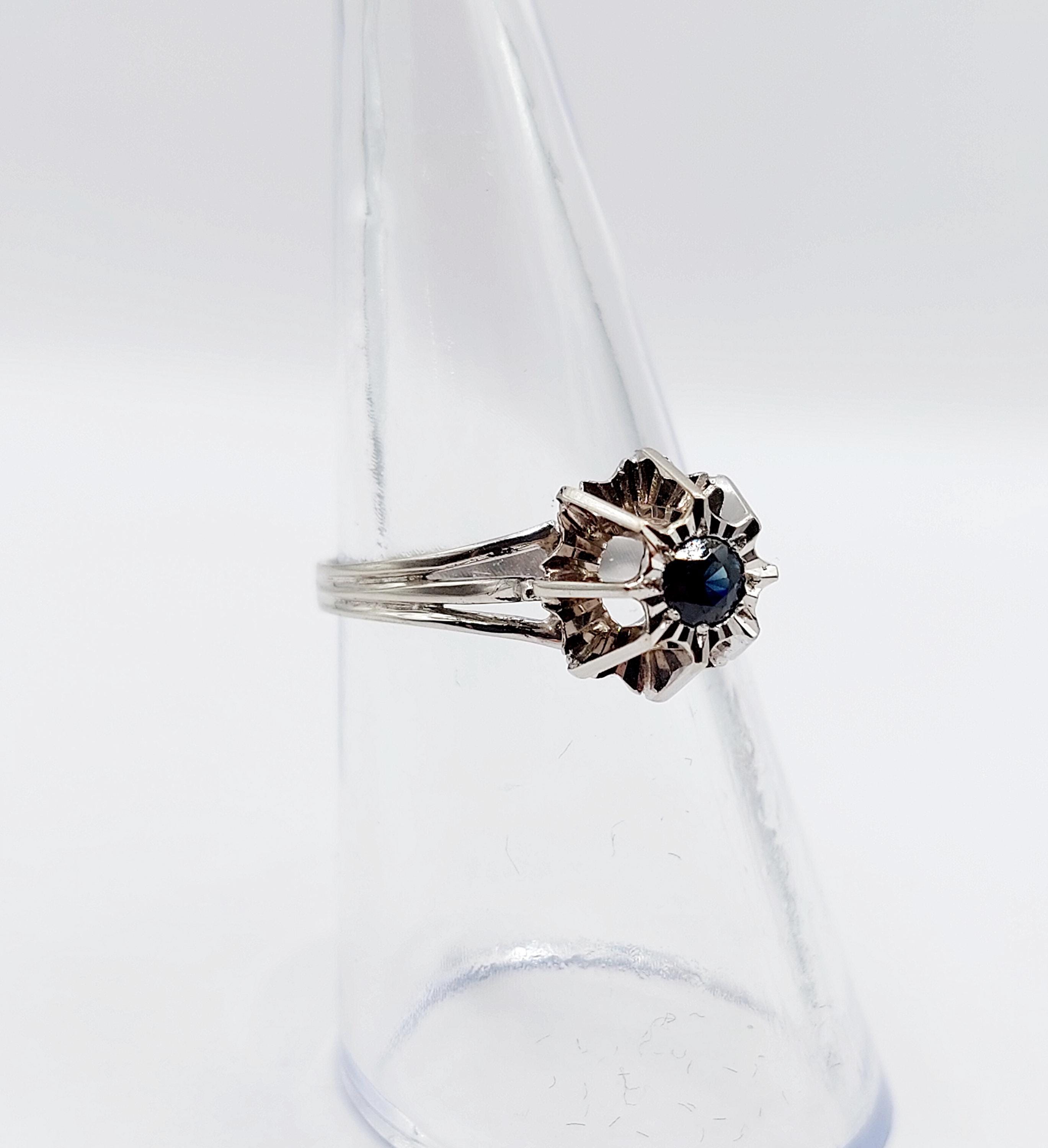 Bague Solitaire Vintage Art Déco - Or Blanc 18k Avec Saphir Naturel Bleu Serti Griffes - Taille 52