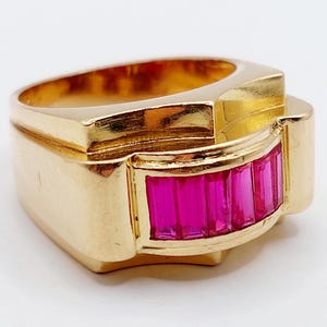 French art deco tank ring 18k gold set with calibrated synthetic rubies baguette (circa 1950)