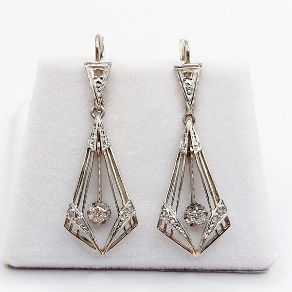 French art deco sleepers 18k white gold set with diamonds in a finely chiseled setting (circa 1920) lever back earrings