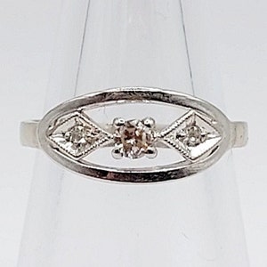 Art deco diamond ring 18k white gold set with 3 diamonds (circa 1950)