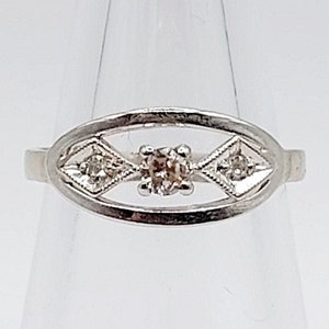 Art deco diamond ring 18k white gold set with 3 diamonds (circa 1950)