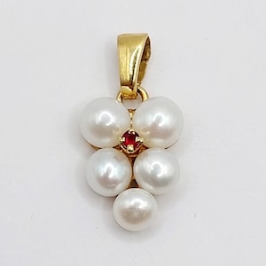 French Antique pendant 18k gold set with cluster pearls centered with a ruby (circa 1920)