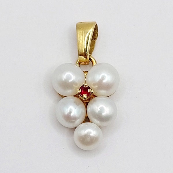 Pendentif antique or 18k ornée de perles en grappe centrée d'un rubis (circa 1920)