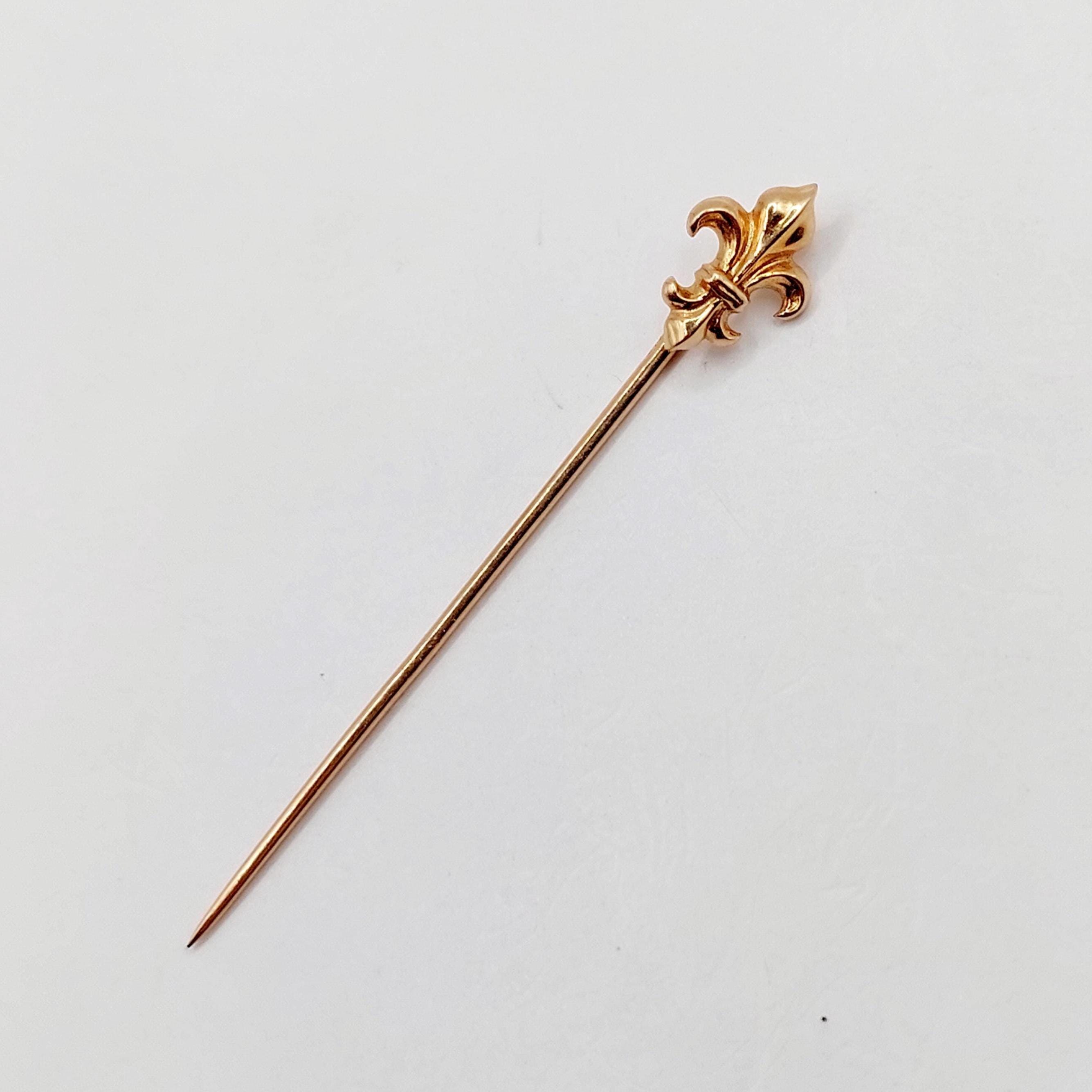 Ancienne épingle à chapeau / cravate à décor de fleurs métal argenté 1900