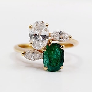 French vintage toi et moi ring 18k gold, 0.80 carat oval diamond, emerald and marquise cut diamonds (circa 1970)