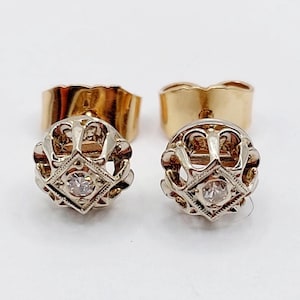 Puces d'oreilles art deco or 18k ornées de diamants taille brillant en serti illusion (circa 1920)