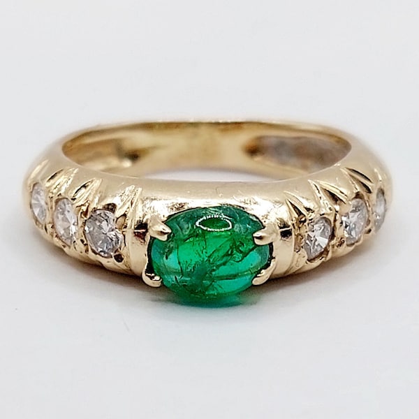 French art deco ring 14k gold set with an emerald cabochon backed by 6 diamonds (circa 1970) vintage art deco donut domed
