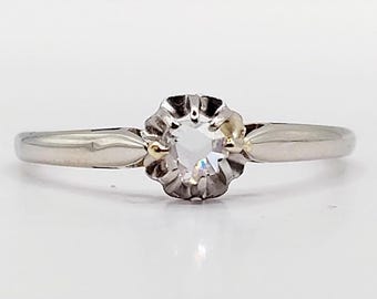 French art deco solitaire ring 18k white gold set with a rose cut diamond in a prong setting (circa 1930)