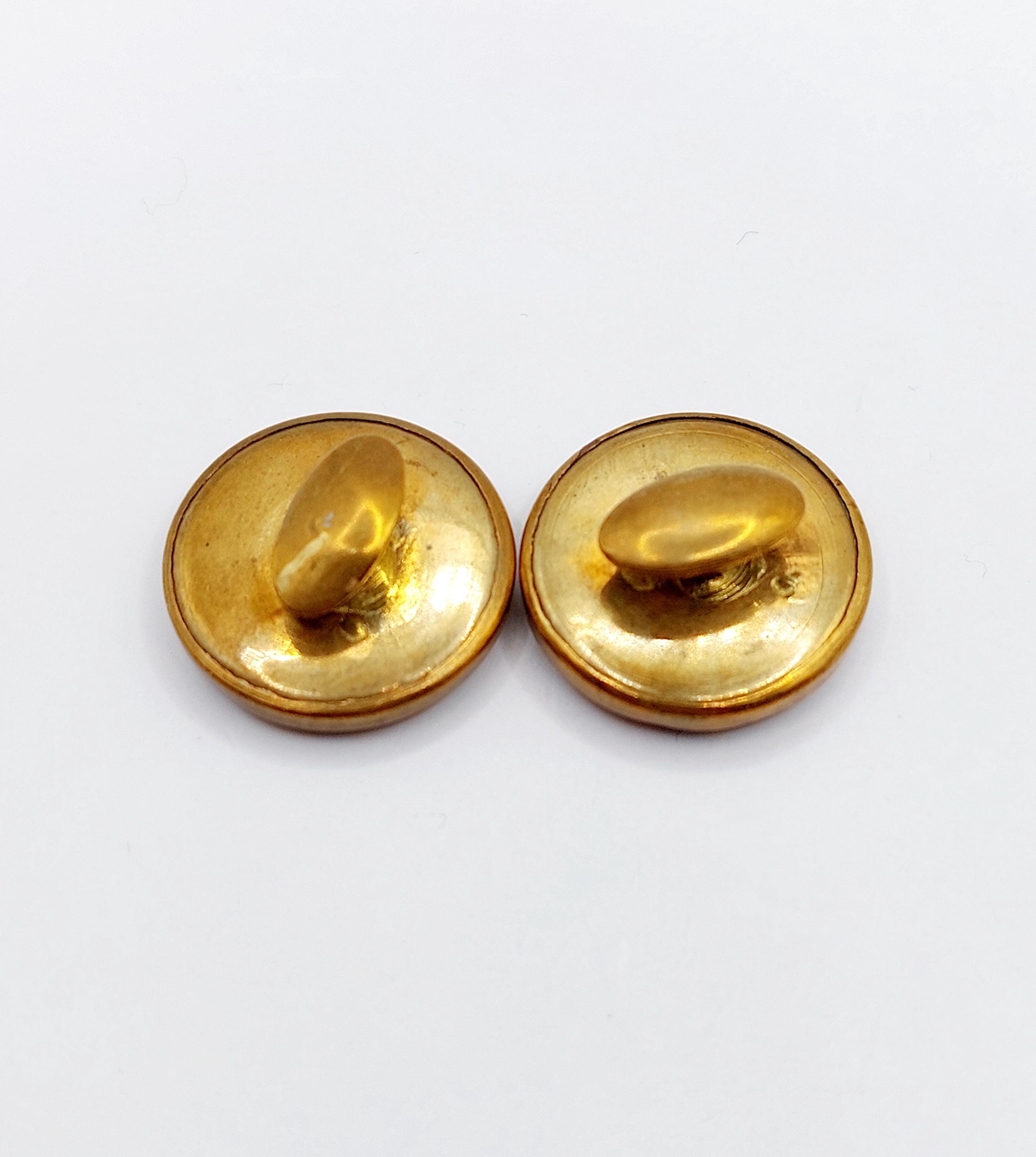 ブラッドストーンで精巧に作られた 18 カラット ゴールドのカフス