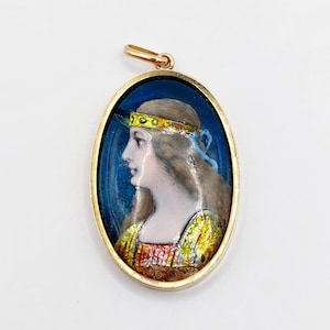 French art nouveau pendant 18k gold set with an enamelled plate representing a young girl (circa 1930) Limoges