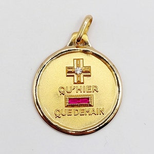 Colgante medalla de amor oro 18k "+ que ayer - que mañana" casa AUGIS - L'Intemporelle - Charm de amor