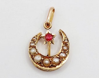 French Antique 18k gold pendant forming a half moon set with pearls topped with a star and a red paste (circa 1900) victorian