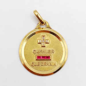 RARE French AUGIS 23mm Love medal 18k gold pendant with rubies and diamonds : &quot;+ qu&#39;hier - que demain&quot; (circa 1950)