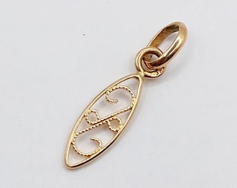French art nouveau style pendant 18k gold with finely filigree geometric patern vintage