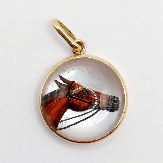 Pendentif antique or 18k orné d'un cristal d'essex à décor d'une tête de cheval (circa 1900)