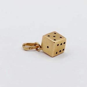 Vintage charm pendant 18k gold forming a dice, game, luck, lucky, gaming