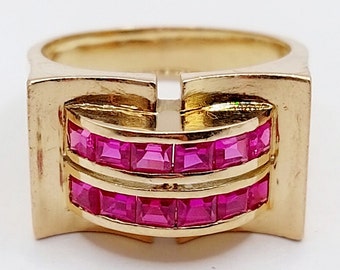 French art deco tank ring 18k rose gold set with lines of calibrated synthetic rubies (circa 1950)