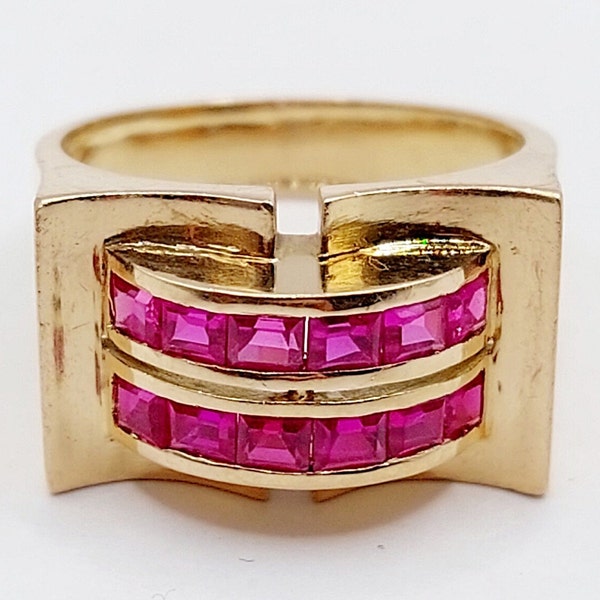 Bague tank art deco or rose 18k ornée de lignes de rubis synthétique calibrés (circa 1950)