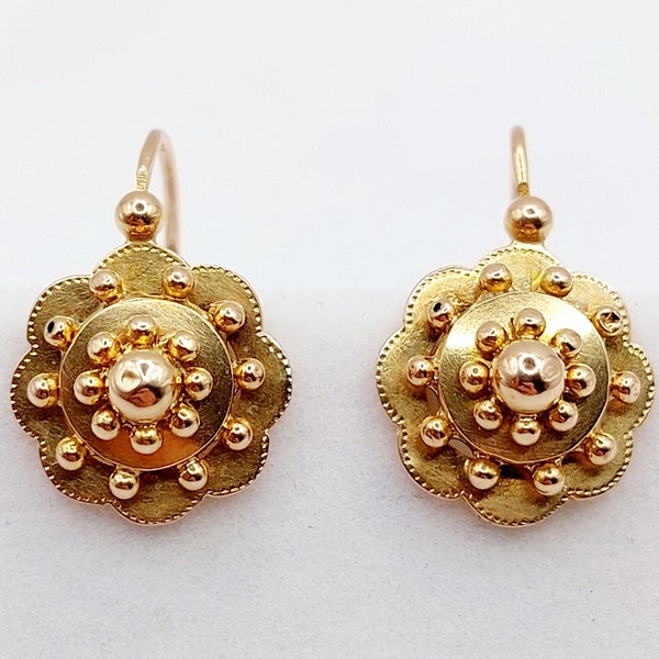 French antique sleepers 18k gold forming a finely crafted flower (circa 1900) lever back earrings art nouveau