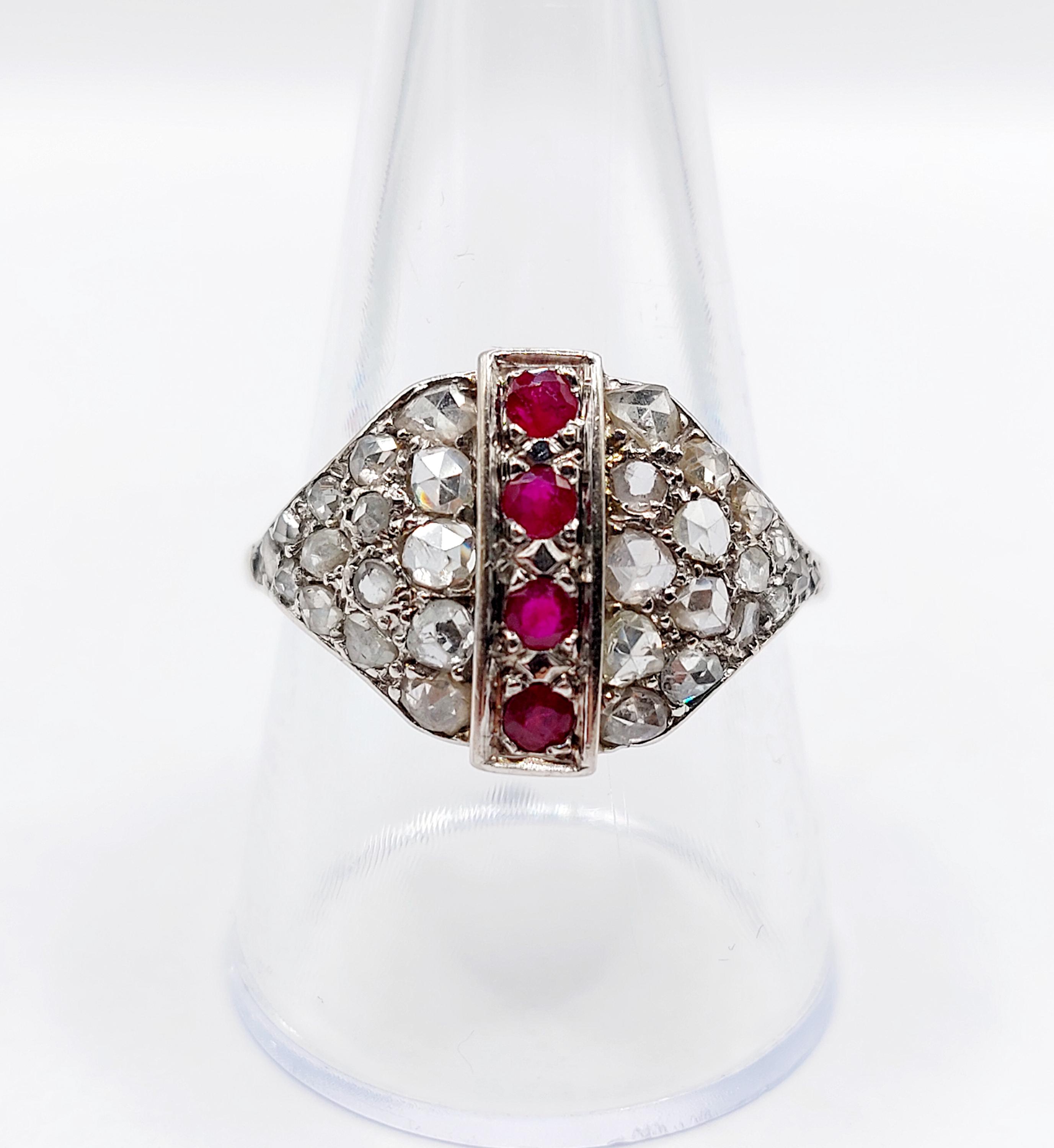 Bague Chevalière Vintage Art Déco - Forme Dôme Bombé - Or Blanc 18k Plaqué Rhodium - Taille 56 - Circa 1960