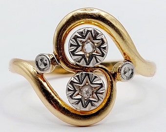 French Antique ring 18k gold set with rose cut diamonds in star setting in a finely chiseled setting (circa 1900) toi et moi Victorian