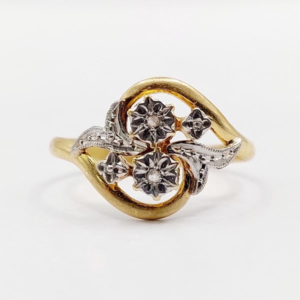 French Antique toi et moi ring 18k gold with rose cut diamonds in a scroll setting (circa 1900)