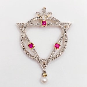 Art deco pendant 18k gold, platinum, rose-cut diamonds, synthetic rubies, and a pearl (circa 1930)