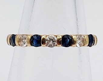Halballianzring aus 18-karätigem Gold, verziert mit 7 blauen Spinellen und weißem Vintage-Quarz