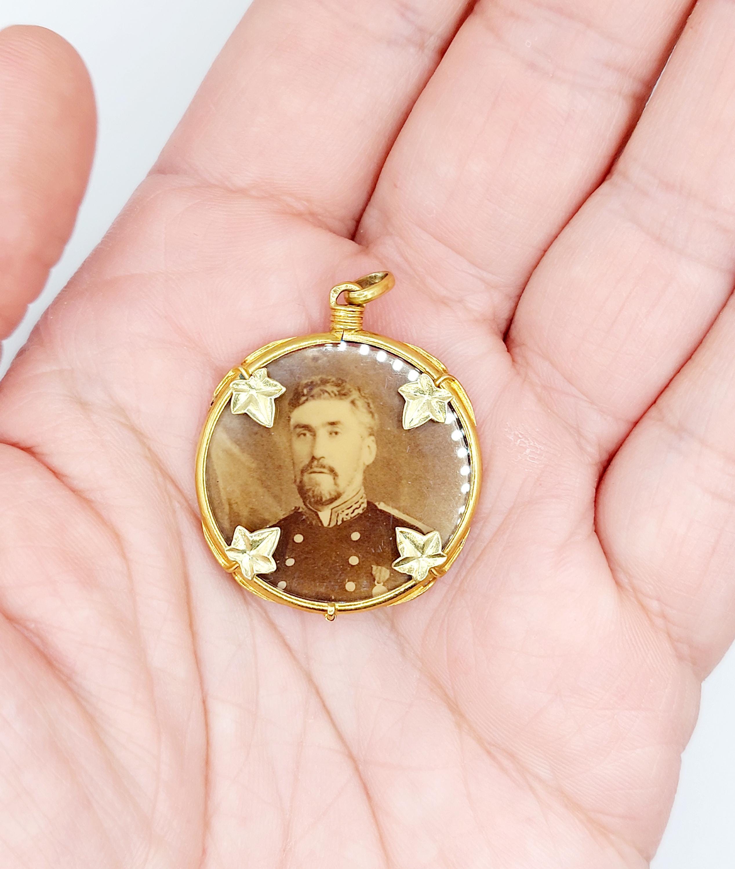Pendentif Porte-photo Antique En Or 18k - Motif Feuilles De Vigne, Circa 1900, Occasion