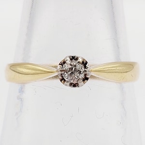 Bague solitaire antique or 18k ornée d&#39;un diamant taille ancienne de 0,08 carats en serti griffes (circa 1920)