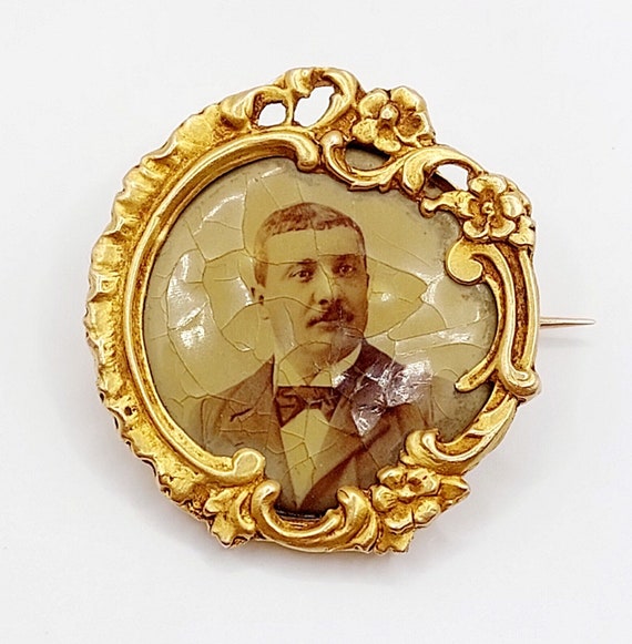 French antique 18k gold brooch with photo holder … - image 1